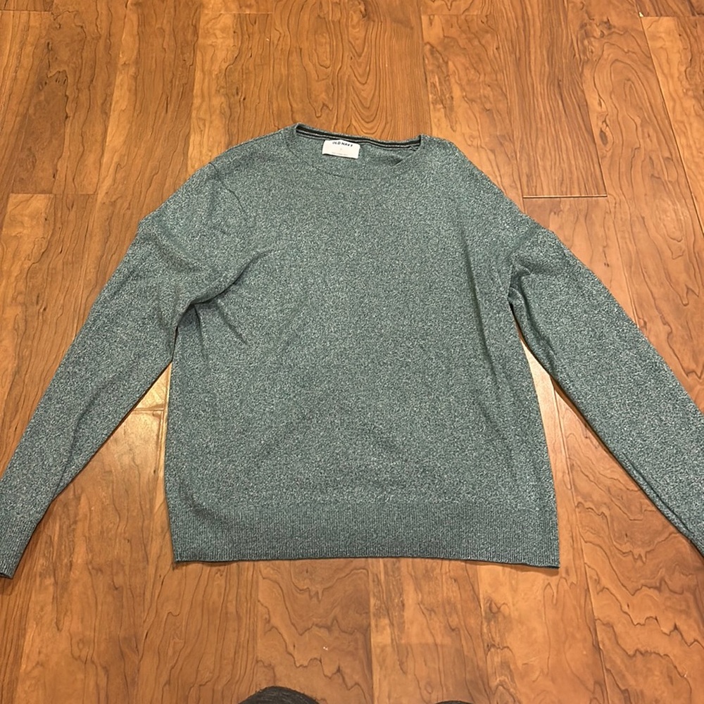 Men’s old navy sweater